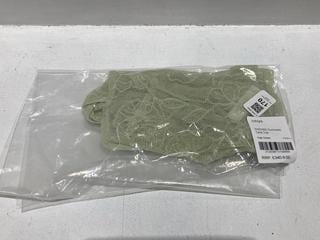 Lot 170  
            Chesterfield SR44 - Parcel Delivery Only 

                
ICHIYO SSENSE EXCLUSIVE TANK TOP IN PALE GREEN SIZE S - ORIGINAL RRP £340 (LOCATI...