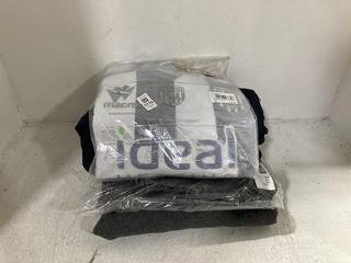 Lot 1719  
            Chesterfield SR44 - Parcel Delivery Only 

                
5 X ASSORTED SPORTSWEAR TO INCLUDE XL 25/26 WEST BROM FC ADULT HOME SHIRT (LOCATI...