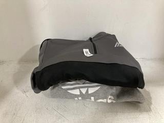 Lot 1720  
            Chesterfield SR44 - Parcel Delivery Only 

                
3 X ASSORTED CHILDRENS CLOTHING ITEMS TO INCLUDE GREY/BLACK MONTIREX JUMPER 12-13...