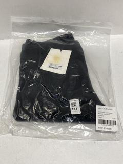Lot 183  
            Chesterfield SR44 - Parcel Delivery Only 

                
JACQUEMUS SSENSE EXCLUSIVE MOHAIR LE SHORT ARANCIA IN BLACK SIZE 38 - ORIGINAL RR...