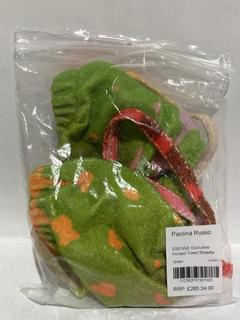 Lot 218  
            Chesterfield SR44 - Parcel Delivery Only 

                
PAOLINA RUSSO SSENSE EXCLUSIVE PRINTED TOWEL BRALETTE IN GREEN M - ORIGINAL RRP £...