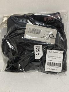 Lot 221  
            Chesterfield SR44 - Parcel Delivery Only 

                
RICK OWENS LILIES GLOSSY VISCOSE JERSEY AMBER SHORTS IN BLACK SIZE 38 (LOCATION: L7)