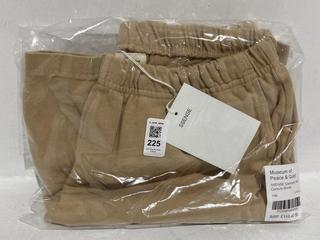 Lot 225  
            Chesterfield SR44 - Parcel Delivery Only 

                
MUSEUM OF PEACE AND QUIET SSENSE EXCLUSIVE MID CENTURY SHORTS IN TAN SIZE XS - OR...