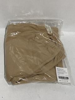 Lot 229  
            Chesterfield SR44 - Parcel Delivery Only 

                
MUSEUM OF PEACE AND QUIET SSENSE EXCLUSIVE MID CENTURY SHORTS IN TAN SIZE XS - OR...