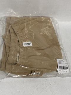 Lot 231  
            Chesterfield SR44 - Parcel Delivery Only 

                
MUSEUM OF PEACE AND QUIET SSENSE EXCLUSIVE MID CENTURY SHORTS IN TAN SIZE XS - OR...