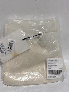Lot 237  
            Chesterfield SR44 - Parcel Delivery Only 

                
JACQUEMUS SSENSE EXCLUSIVE MOHAIR LE SHORT ARANCIA IN BEIGE SIZE 34- ORIGINAL RRP...