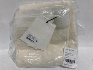 Lot 239  
            Chesterfield SR44 - Parcel Delivery Only 

                
JACQUEMUS SSENSE EXCLUSIVE MOHAIR LE SHORT ARANCIA IN BEIGE SIZE 38 - ORIGINAL RR...