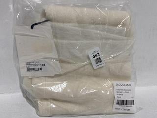 Lot 240  
            Chesterfield SR44 - Parcel Delivery Only 

                
JACQUEMUS SSENSE EXCLUSIVE MOHAIR LE SHORT ARANCIA IN BEIGE SIZE 38 - ORIGINAL RR...