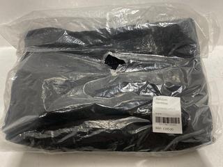 Lot 248  
            Chesterfield SR44 - Parcel Delivery Only 

                
RANDOM IDENTITIES OVERSIZED POLO IN BLACK SIZE M - ORIGINAL RRP £205 (LOCATION: L8)