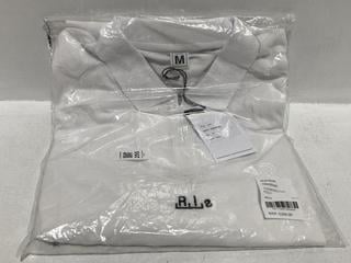 Lot 255  
            Chesterfield SR44 - Parcel Delivery Only 

                
RANDOM IDENTITIES OVERSIZED CUT POLO IN WHITE SIZE M - ORIGINAL RRP £205 (LOCATIO...