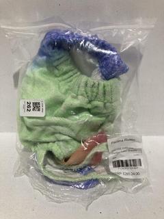 Lot 262  
            Chesterfield SR44 - Parcel Delivery Only 

                
PAOLINA RUSSO SSENSE EXCLUSIVE PRINTED TOWEL BRALETTE IN BLUE XS - ORIGINAL RRP £...