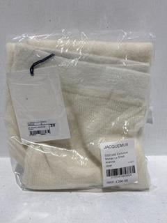 Lot 268  
            Chesterfield SR44 - Parcel Delivery Only 

                
JACQUEMUS SSENSE EXCLUSIVE MOHAIR LE SHORT ARANCIA IN BEIGE SIZE 38 - ORIGINAL RR...