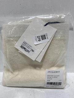 Lot 270  
            Chesterfield SR44 - Parcel Delivery Only 

                
JACQUEMUS SSENSE EXCLUSIVE MOHAIR LE SHORT ARANCIA IN BEIGE SIZE 36 - ORIGINAL RR...