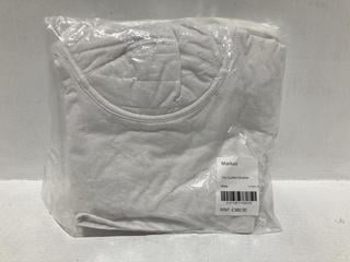 Lot 275  
            Chesterfield SR44 - Parcel Delivery Only 

                
MARKOO THE QUILTED BUSTIER IN WHITE SIZE M - ORIGINAL RRP £380 (LOCATION: L8)