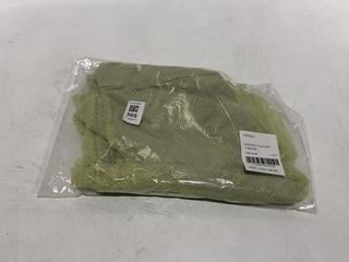 Lot 305  
            Chesterfield SR44 - Parcel Delivery Only 

                
ICHIYO SSENSE EXCLUSIVE LEGGINGS IN PALE GREEN SIZE L - ORIGINAL RRP £351 (LOCATI...