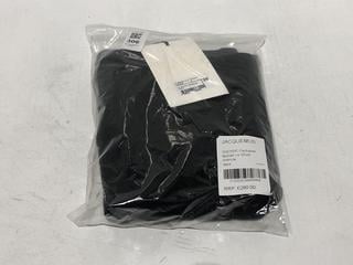 Lot 306  
            Chesterfield SR44 - Parcel Delivery Only 

                
JACQUEMUS SSENSE EXCLUSIVE MOHAIR LE SHORT ARANCIA IN BLACK SIZE 38 - ORIGINAL RR...