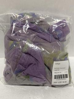 Lot 325  
            Chesterfield SR44 - Parcel Delivery Only 

                
ICHIYO SSENSE EXCLUSIVE LEGGINGS FALLING INTO YOU SIZE XS - ORIGINAL RRP 351 (LOC...