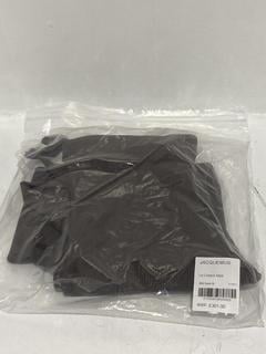 Lot 349  
            Chesterfield SR44 - Parcel Delivery Only 

                
JACQUEMUS LE COLLANT ALBA DARK SHORT SIZE 38 - ORIGINAL RRP £301 (LOCATION: L9)