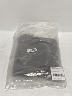 Lot 353  
            Chesterfield SR44 - Parcel Delivery Only 

                
JACQUEMUS LE COLLANT ALBA DARK SHORT SIZE 36 - ORIGINAL RRP £301 (LOCATION: L9)