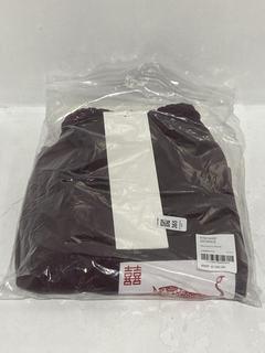 Lot 365  
            Chesterfield SR44 - Parcel Delivery Only 

                
SSENSE WORKS WOMENS SHORTS IN OXBLOOD PAT SIZE S - ORIGINAL RRP £160 (LOCATION: L9)