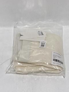 Lot 376  
            Chesterfield SR44 - Parcel Delivery Only 

                
JACQUEMUS SSENSE EXCLUSIVE MOHAIR LE SHORT ARANCIA IN BEIGE SIZE 36 - ORIGINAL RR...