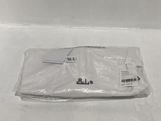 Lot 384  
            Chesterfield SR44 - Parcel Delivery Only 

                
RANDOM IDENTITIES OVERSIZED CUT POLO IN WHITE SIZE M - ORIGINAL RRP £205 (LOCATIO...