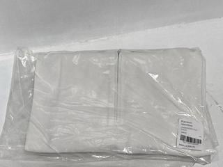 Lot 389  
            Chesterfield SR44 - Parcel Delivery Only 

                
RANDOM IDENTITIES OVERSIZED CUT POLO IN WHITE SIZE L - ORIGINAL RRP £205 (LOCATIO...