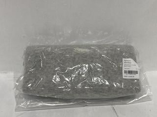 Lot 393  
            Chesterfield SR44 - Parcel Delivery Only 

                
RANDOM IDENTITIES CREW NECK CHAIN SHETLAND CHAIN IN GREY SIZE M - ORIGINAL RRP £4...