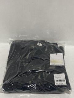 Lot 399  
            Chesterfield SR44 - Parcel Delivery Only 

                
RANDOM IDENTITIES FLEECE SWEATSHIRT SIZE L - ORIGINAL RRP £270 (LOCATION: L9)