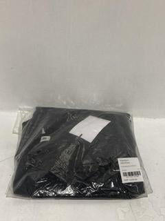 Lot 406  
            Chesterfield SR44 - Parcel Delivery Only 

                
RANDOM IDENTITIES OVERSIZED POLO IN BLACK SIZE M - ORIGINAL RRP £205 (LOCATION: L9)