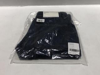 Lot 424  
            Chesterfield SR44 - Parcel Delivery Only 

                
RANDOM IDENTITIES 60'S DENIM JEANS IN BLUE RINSED SIZE 26 ORIGINAL RRP- £325 (LOC...