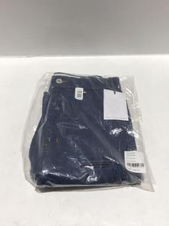 Lot 425  
            Chesterfield SR44 - Parcel Delivery Only 

                
RANDOM IDENTITIES 80'S DENIM JEANS IN BLUE RINSED SIZE 27 ORIGINAL RRP- £290 (LOC...