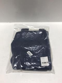 Lot 428  
            Chesterfield SR44 - Parcel Delivery Only 

                
RANDOM IDENTITIES 80'S DENIM JEANS IN BLUE RINSED SIZE 33 ORIGINAL RRP- £290 (LOC...