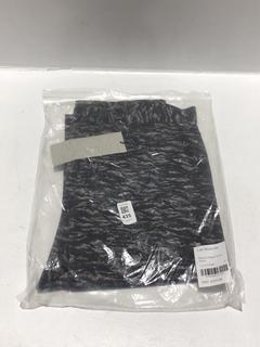Lot 435  
            Chesterfield SR44 - Parcel Delivery Only 

                
LAD MUSICIAN CAMO JEANS IN BLACK/BEIGE 22 CITY CAMO SIZE 42 ORIGINAL RRP- £315 (L...
