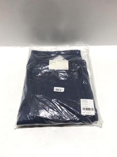 Lot 437  
            Chesterfield SR44 - Parcel Delivery Only 

                
RANDOM IDENTITIES 80'S DENIM JEANS IN BLUE RINSED SIZE 33 ORIGINAL RRP- £290 (LOC...