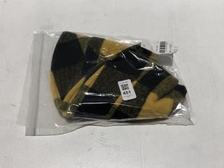 Lot 451  
            Chesterfield SR44 - Parcel Delivery Only 

                
YMC BUCKET HAT IN BLACK/YELLOW ORIGINAL RRP- £160 (LOCATION: L10)