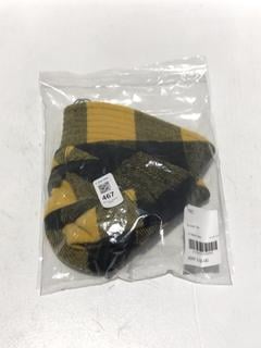 Lot 467  
            Chesterfield SR44 - Parcel Delivery Only 

                
YMC BUCKET HAT IN BLACK/YELLOW ORIGINAL RRP- £160 (LOCATION: L10)
