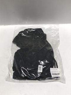 Lot 470  
            Chesterfield SR44 - Parcel Delivery Only 

                
1017 ALYX 9SM SIGNATURE STRAP MEDIUM ROLLERCOASTER BELT IN BLACK ORIGINAL RRP- £5...