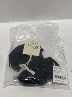 Lot 500  
            Chesterfield SR44 - Parcel Delivery Only 

                
SOFTANDWET SSENSE EXCLUSIVE FILLED BRA IN BLACK SIZE L ORIGINAL RRP- £210 (LOCATI...