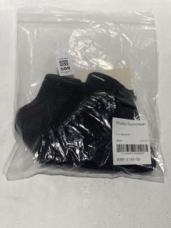Lot 509  
            Chesterfield SR44 - Parcel Delivery Only 

                
STUDIO NICHOLSON TINI BEANIE IN BLACK ORIGINAL RRP- £180 (LOCATION: L10)