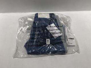 Lot 51  
            Chesterfield SR44 - Parcel Delivery Only 

                
RANDOM IDENTITIES HIGH WAISTED 90S DENIM JEANS IN STONEWASH SIZE 25 - ORIGINAL RR...