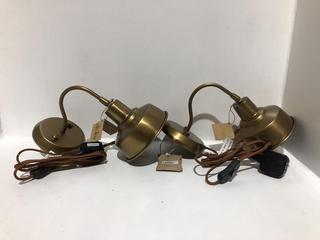 Lot 583  
            Chesterfield SR44 - Parcel Delivery Only 

                
NKUKU NAR WALL LAMP - ANTIQUE BRASS - SMALL - ITEM NO. NL3401 - ORIGINAL RRP £100...