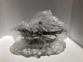 Lot 613  
            Chesterfield SR44 - Parcel Delivery Only 

                
NKUKU KAGITHA RECYCLED GLASS CHANDELIER - CLEAR - SMALL - ITEM NO. KA2201 - ORIGI...