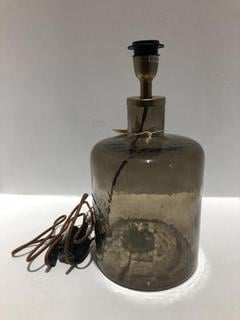 Lot 618  
            Chesterfield SR44 - Parcel Delivery Only 

                
NKUKU EDINA RECYCLED GLASS TABLE LAMP - SMOKE BROWN - SMALL - ITEM NO. EL0701 - O...