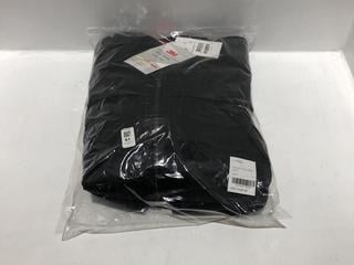 Lot 61  
            Chesterfield SR44 - Parcel Delivery Only 

                
LI-NING PADDED COLLAR COAT IN BLACK SIZE M - ORIGINAL RRP £405 (LOCATION: L5)