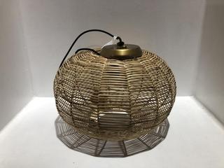 Lot 622  
            Chesterfield SR44 - Parcel Delivery Only 

                
NKUKU NOKO WICKER ROUND PENDANT - NATURAL - SMALL 29 X 45CM (DIA) - ITEM NO. NP10...