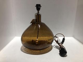 Lot 625  
            Chesterfield SR44 - Parcel Delivery Only 

                
NKUKU BABA RECYCLED GLASS LAMP - BURNT AMBER - LARGE WIDE - ITEM NO. BL8201 - ORI...
