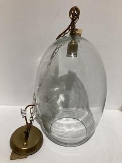 Lot 641  
            Chesterfield SR44 - Parcel Delivery Only 

                
NKUKU OTORO RECYCLED GLASS PENDANT - CLEAR - LARGE OVAL - ITEM NO. OP1402 - ORIGI...