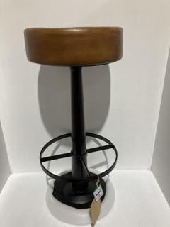 Lot 650  
            Chesterfield SR44 - Parcel Delivery Only 

                
NKUKU NARWANA LEATHER ROUND STOOL - AGED TAN - ITEM NO. NS0303 - ORIGINAL RRP £27...