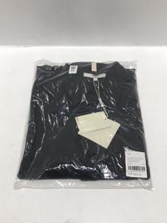 Lot 65  
            Chesterfield SR44 - Parcel Delivery Only 

                
TIBI SSENSE EXCLUSIVE BLACK CHALKY DRAPE SHIRT IN BLACK SIZE L - ORIGINAL RRP £62...